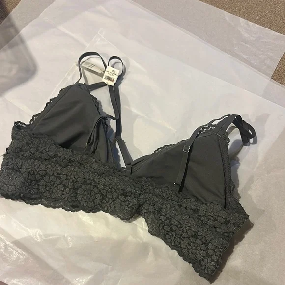 NWT AERIE SIZE LARGE Gray Lace Bralette - Picture 2 of 3